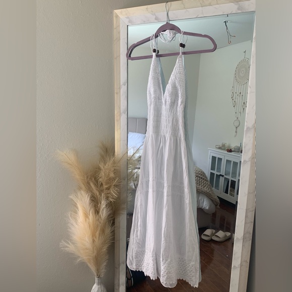 White dress - Picture 2 of 6